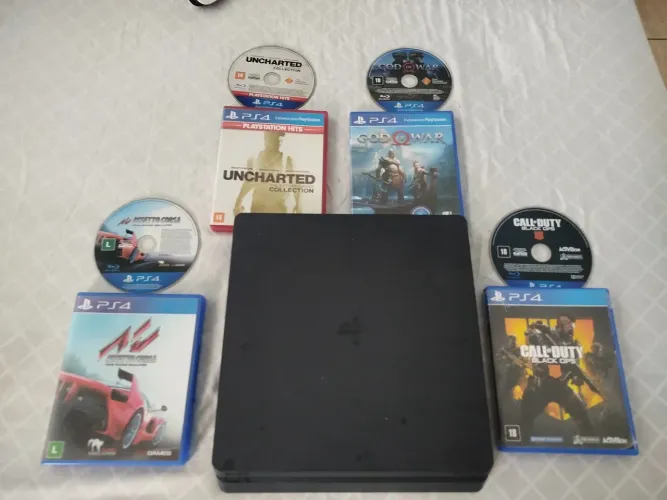 PS4 Fat 500GB Seminovo + 4 Jogos Originais e controle incluso (Impecável).