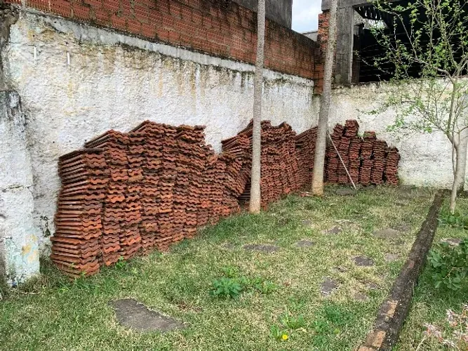 Telhas de barro LOTE R$120,00