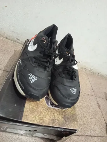 Sapatos e sandálias