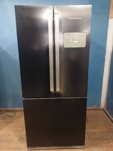Linda geladeira Brastemp Side by Side de 562 litros, modelo Flash Door