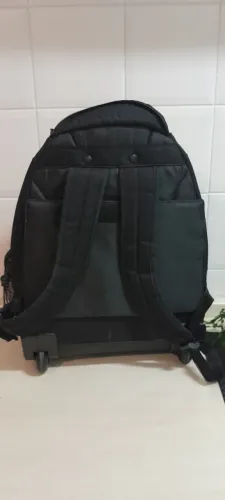 Mochila de puxar com rodizios...robusta ...semi nova