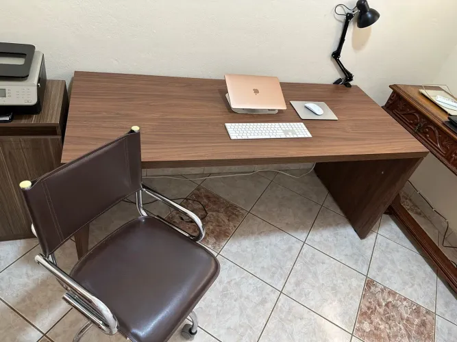 Mesa + armário para escritório