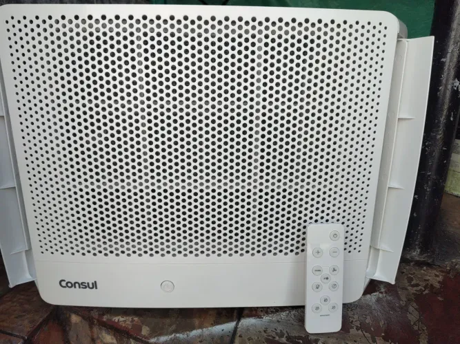 Ar condicionado Consul 10 BTUs 110 volts controle semi.novo 680,00