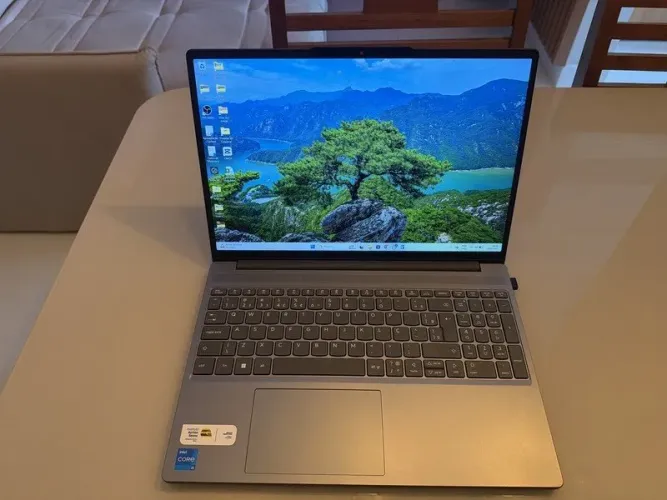 Notebook Lenovo IdeaPad Slim 3i Intel Core i5 13420H 8GB RAM 512GB SSD 15,3" WUXGA Windows