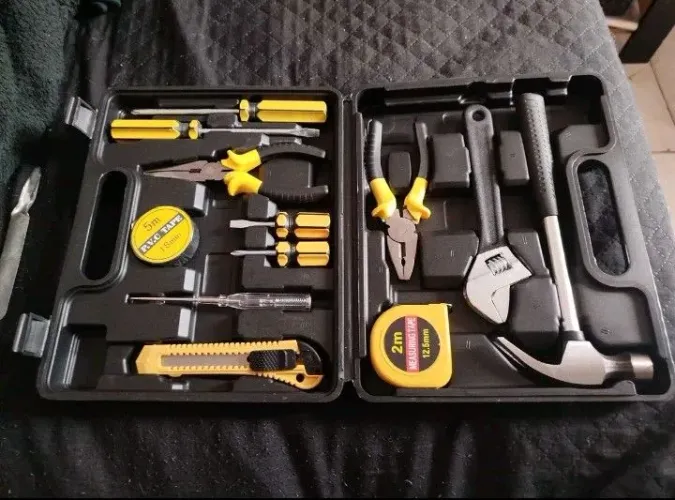 VENDE-SE MALETA COM 12 FERRAMENTAS
