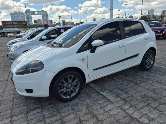 Fiat Punto Attractive Italia 1.4 F.flex 8V 5P 2012