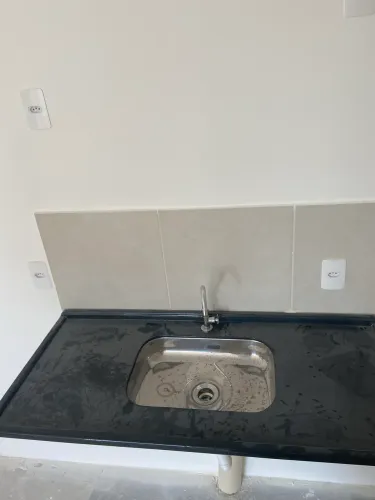 Doação - Bancada de Granito para Cozinha 1,70 m com Cuba e Torneira