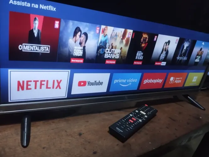 SmarTv Semp 32 polegadas Top, vários apps, faço entrega testo na hora