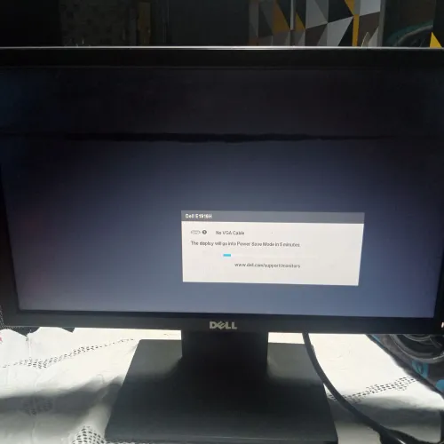 Monitor Dell com detalhe