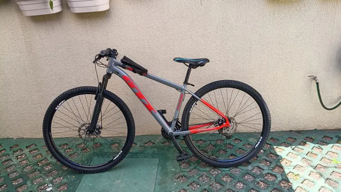 Bicicleta GTI aro 29 semi-nova sem arranhão