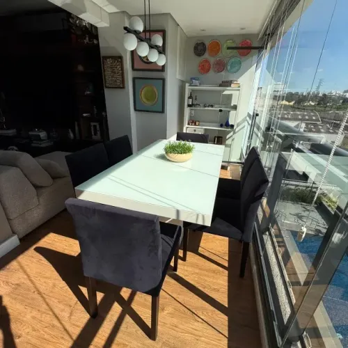 MESA EM LACA COM VIDRO NO TAMPO (NÃO NEGOCIO FORA DA OLX)