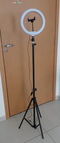 Iluminador LED com controle de brilho