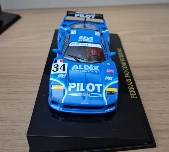 Miniatura Ferrari F40 Competizione (Pilot/Aldix) 1:43