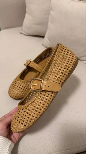 Sapato tramado Arezzo na cor nude, tamanho 36