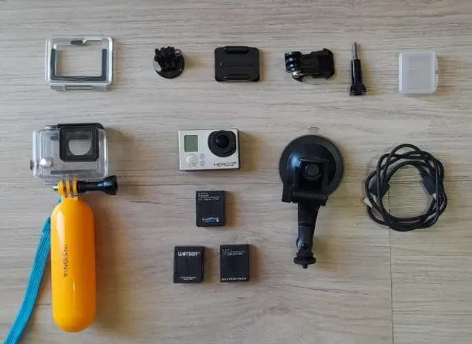 Câmera GoPro Hero 3+ Silver e acessórios
