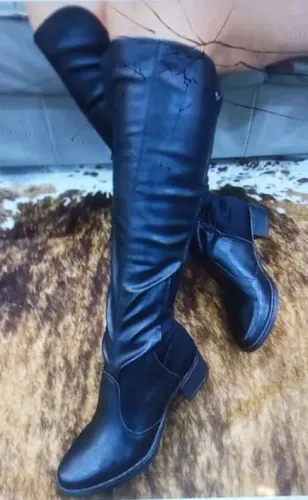 Bota linda e confortável