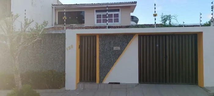 Imóvel para venda possui 250 m²com 4 quartos em Feitosa prox. loja americanas - Maceió - A