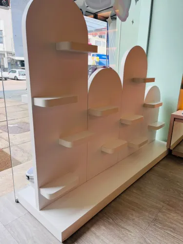 Expositor de sapato de madeira para vitrine 