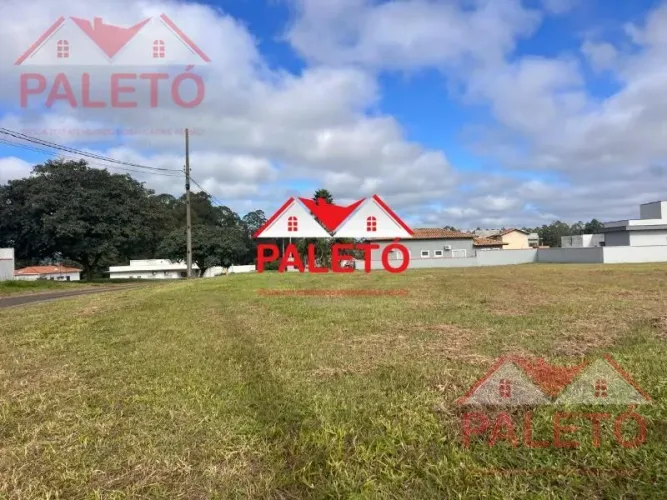 TERRENO RESIDENCIAL em Porangaba - São Paulo,