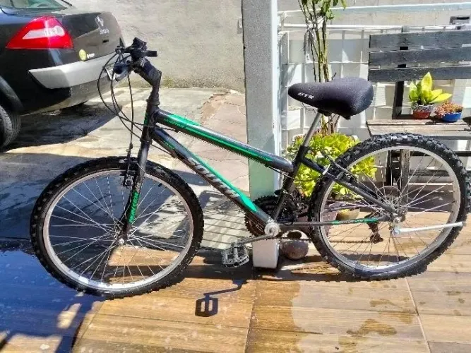 Vendo bicicleta aro 24 com 2 bancos