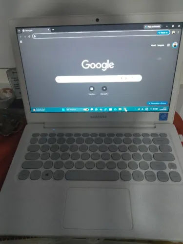 Vendo um netbook Samsung branco