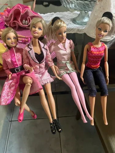 Bonecas Barbies