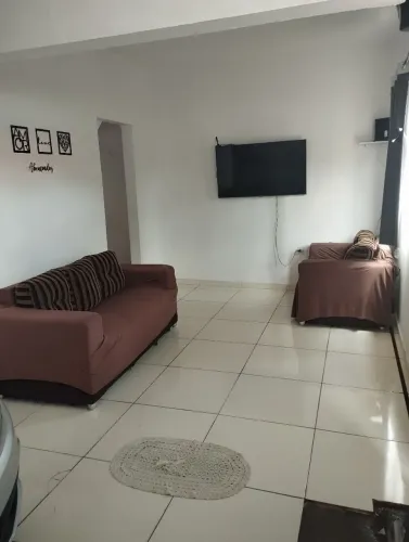 Vendo uma casa no Pirapora Santo Antônio. Sala, cozinha, quarto suite, quarto grande .