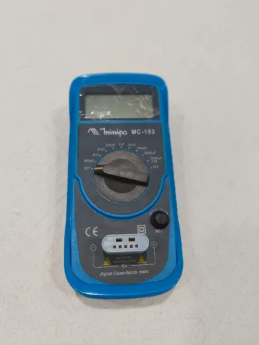 Capacímetro digital 