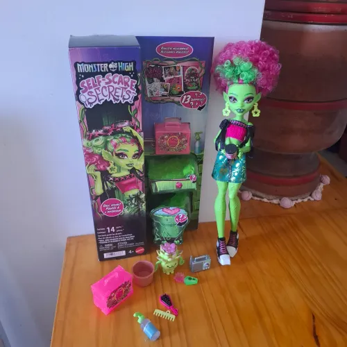 Boneca Monster High Vênus Mcflaytrap Self Scare