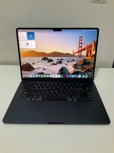Apple MacBook Air M3 15" 8GB 256GB Midnight MacOS Golden Gate