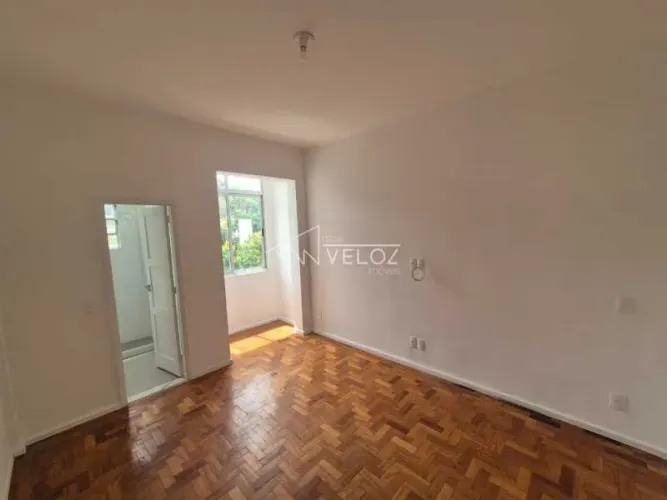 Apartamento : / Residencial / Glória