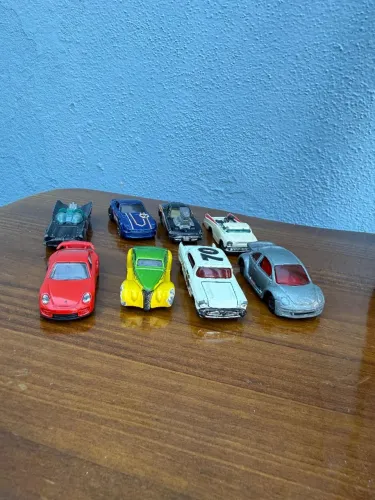 Hot wheels usado lote com 8 miniaturas - Loose
