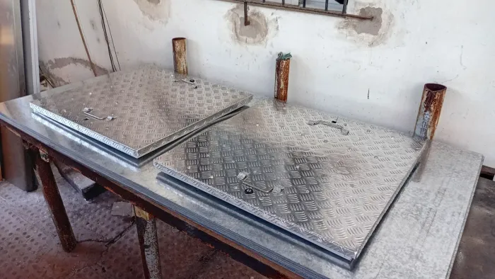 Tampa de cisterna