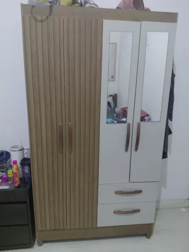 Armario pequeno usado! Em ótimas condições!