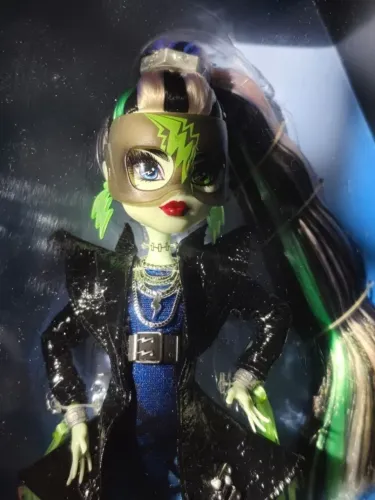 Frankie Midnight runaway Monster High boneca Skullector