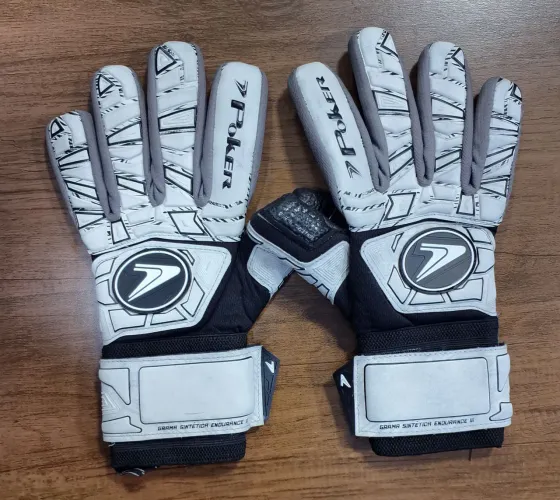 Luva de Goleiro Poker Ortho Vulcan 3, Branca/Preta 9