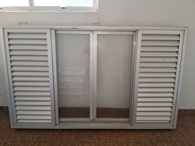 3 janelas de alumínio usada 