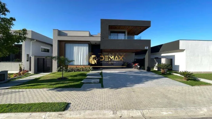 Sobrado de Luxo 4 Suítes com Piscina no Urbanova SJC