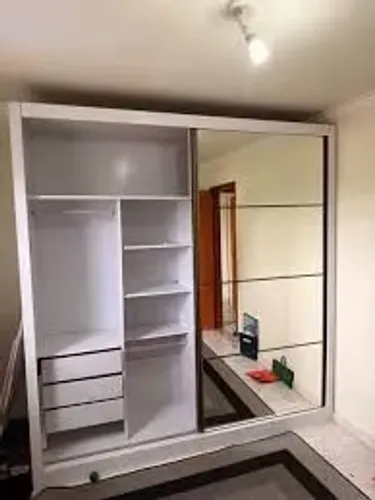 Guarda-roupa casal