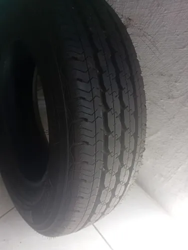 Pneu Pirelli 16 zerado para vulcanizar