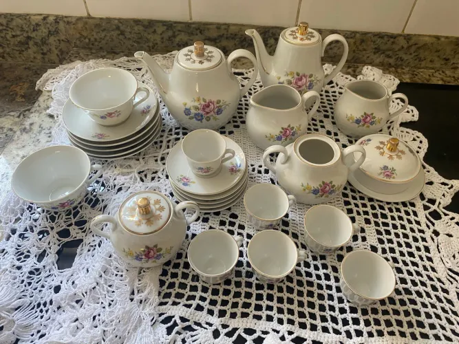 Porcelana Mauá Floral e Ouro - 28 Peças (Chá e Café)