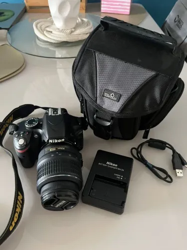 Vendo câmera Nikon D3200