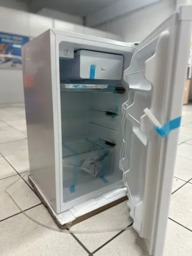 Frigobar MIDEA 124L