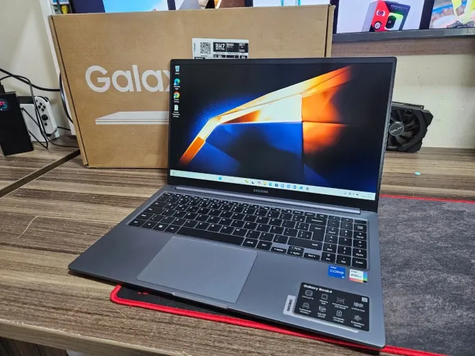 GALAXY BOOK 4