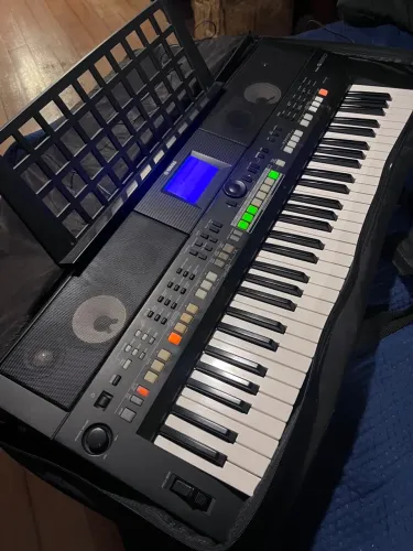 Teclado Yamaha PSR-S650 Arranjador ? Completo com Fonte Original, Estante e Capa