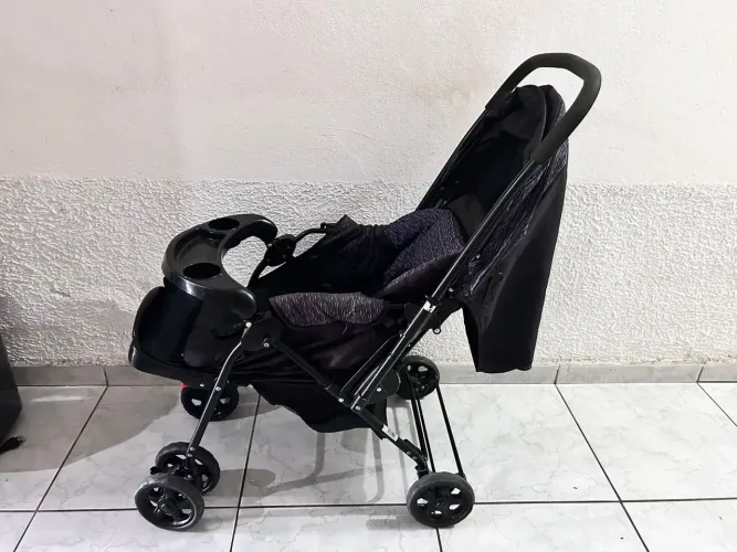 Carrinho de bebê cosco reversível