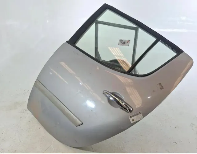 Porta traseira esquerda Mitsubishi triton 