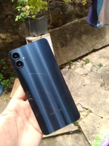 Galaxy A05 5G 128GB 6RAM seminovo sem defeito sem trinco 
