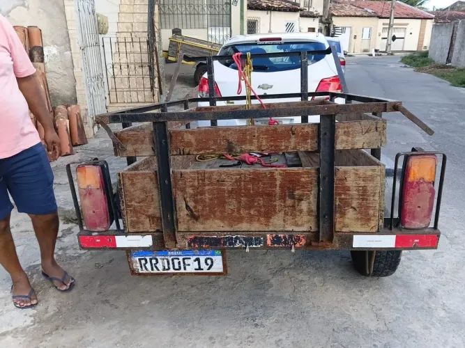 Carrocinha reboque emplacada