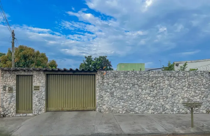 Casa sozinha no lote à venda no Jardim Planalto